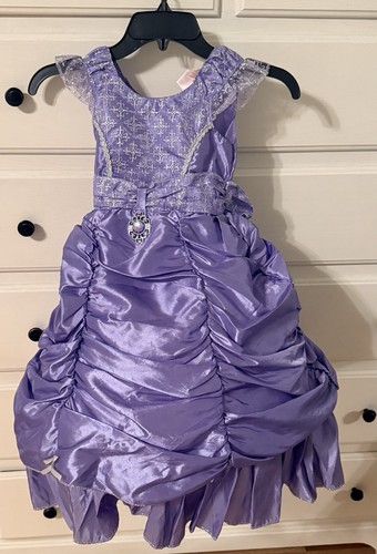Want princess dress - to,